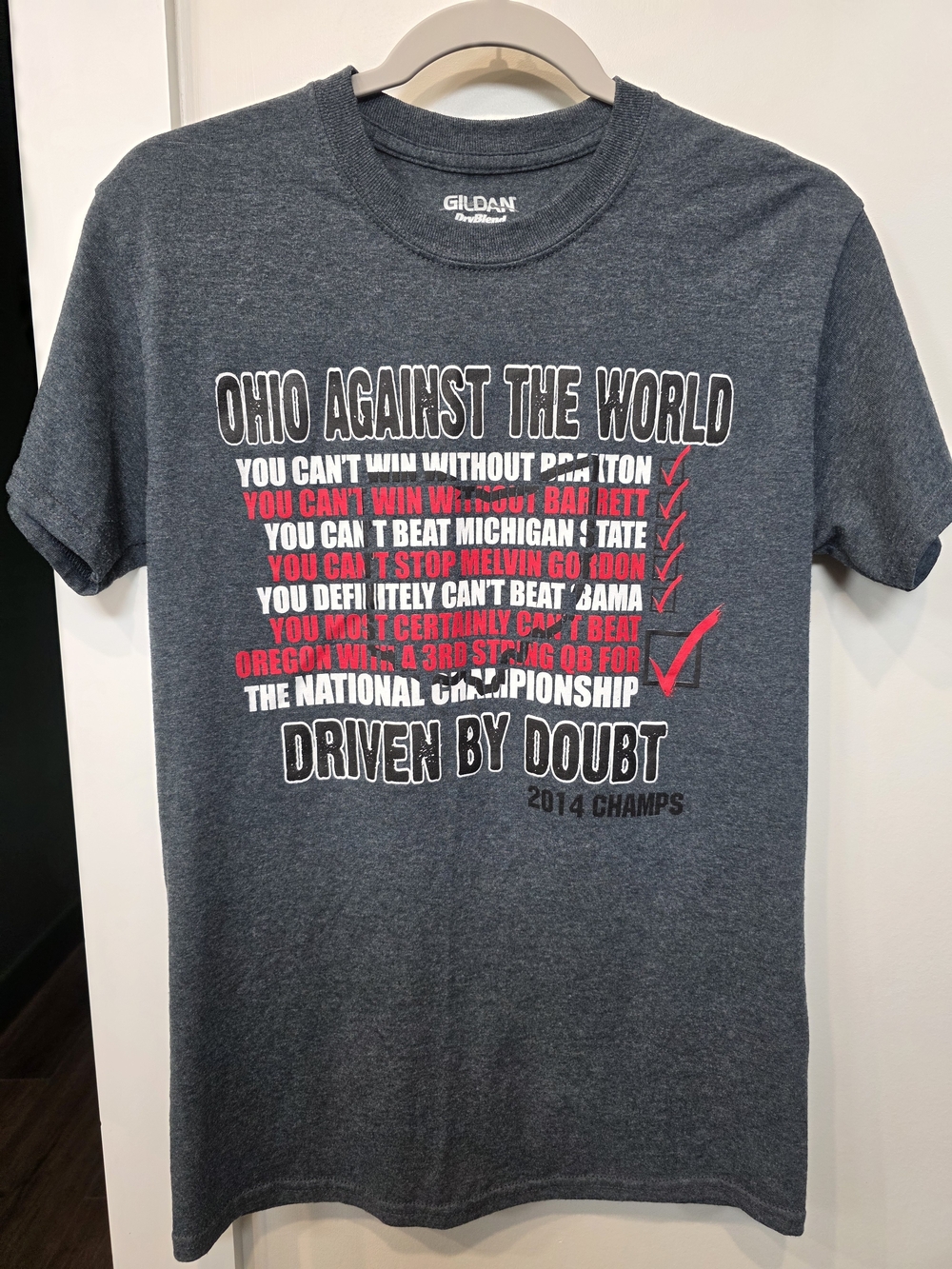 Gildan Women's Ohio State Against The World Graphic T-Shirt - Charcoal